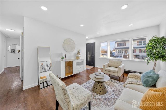 2 Olive Street, Fords, NJ 08863