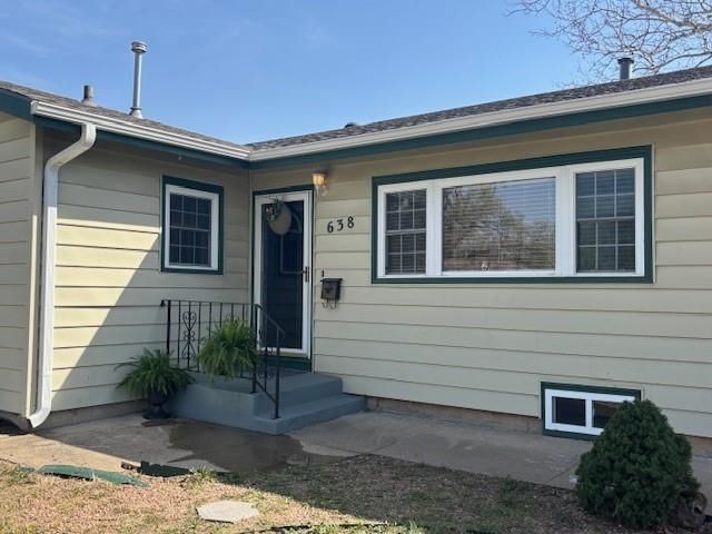 638 Carl, Salina, KS 67401