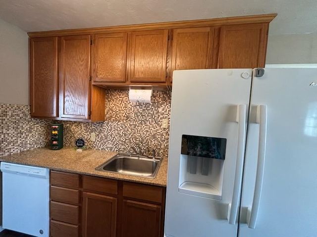 638 Carl, Salina, KS 67401