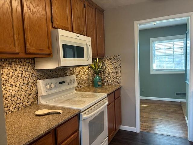 638 Carl, Salina, KS 67401