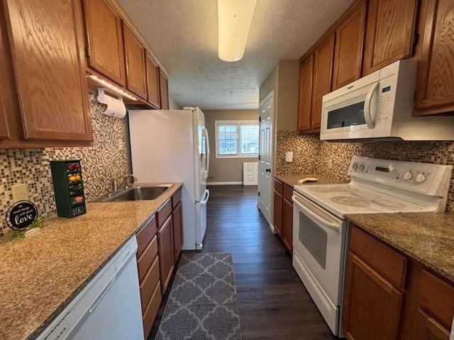 638 Carl, Salina, KS 67401