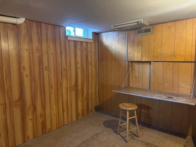 638 Carl, Salina, KS 67401