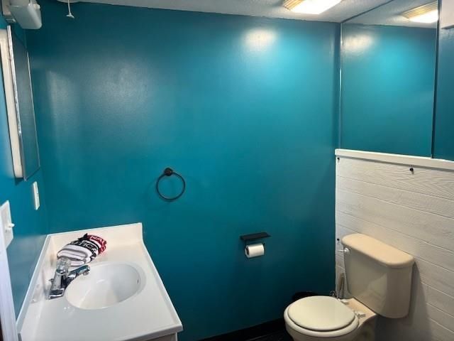 638 Carl, Salina, KS 67401