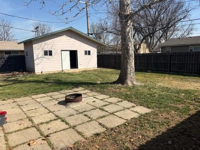 638 Carl, Salina, KS 67401
