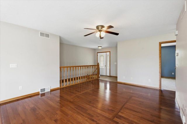 592 Abey Drive, Evansville, WI 53536
