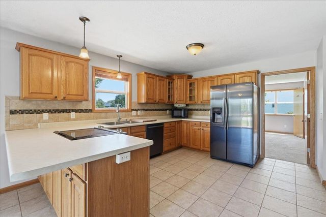 592 Abey Drive, Evansville, WI 53536
