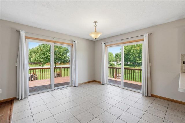 592 Abey Drive, Evansville, WI 53536