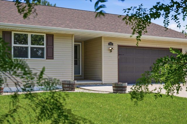 592 Abey Drive, Evansville, WI 53536