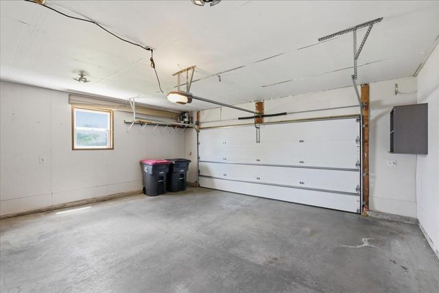 592 Abey Drive, Evansville, WI 53536