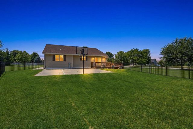 592 Abey Drive, Evansville, WI 53536