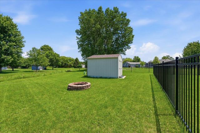592 Abey Drive, Evansville, WI 53536