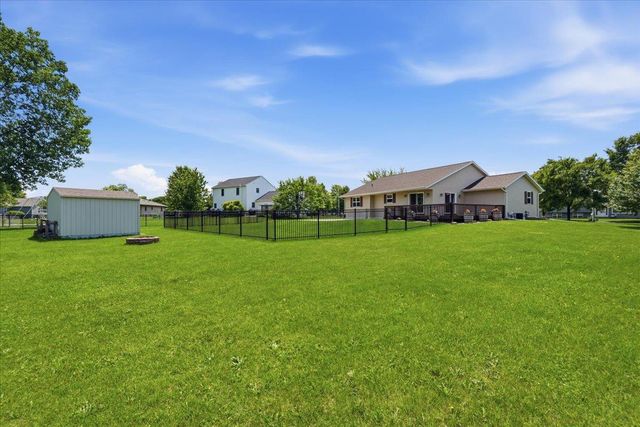 592 Abey Drive, Evansville, WI 53536