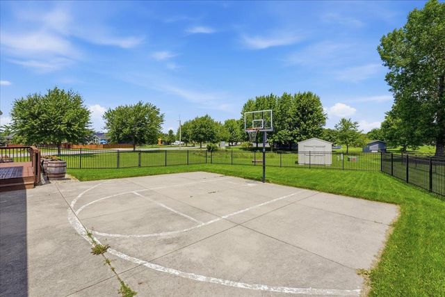 592 Abey Drive, Evansville, WI 53536