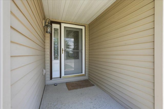 592 Abey Drive, Evansville, WI 53536