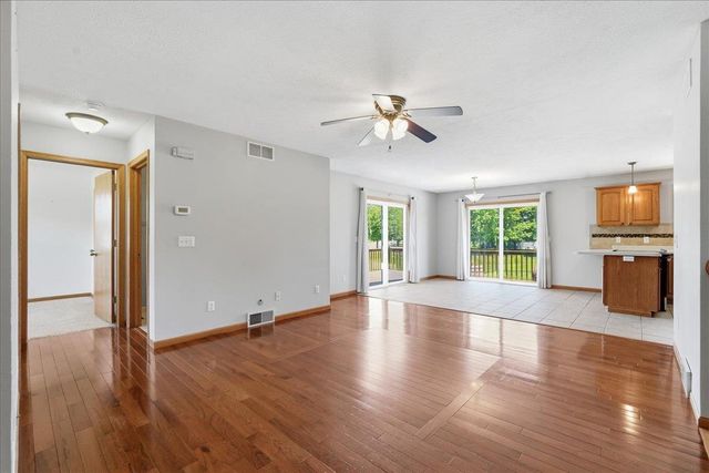 592 Abey Drive, Evansville, WI 53536