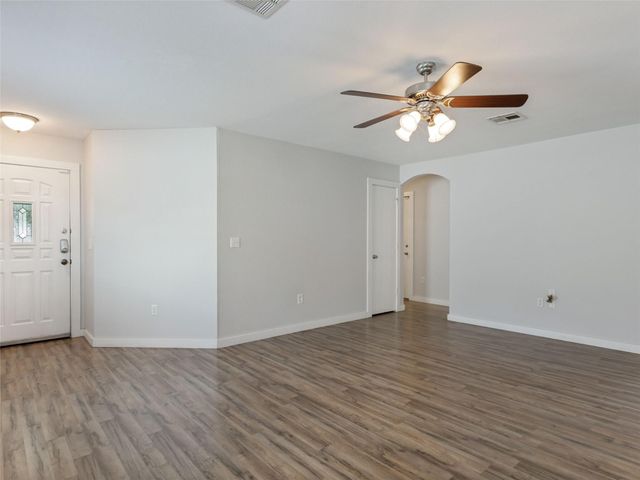 1429 Poppy Seed LN, Austin, TX 78741