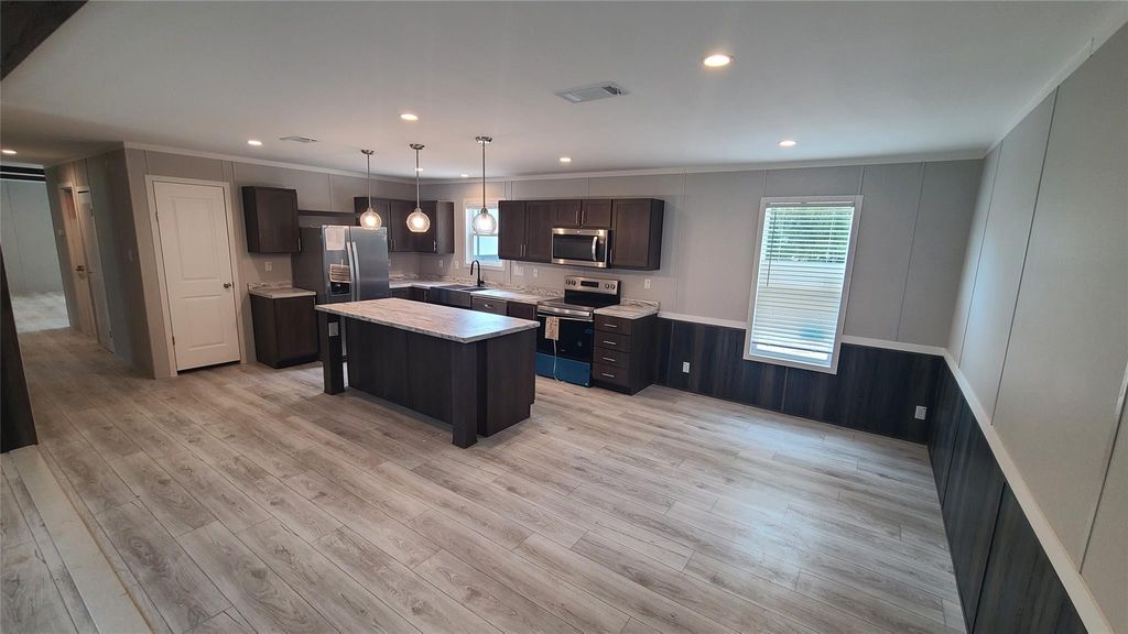 12610 Lewis Road, Cleveland, TX 77328