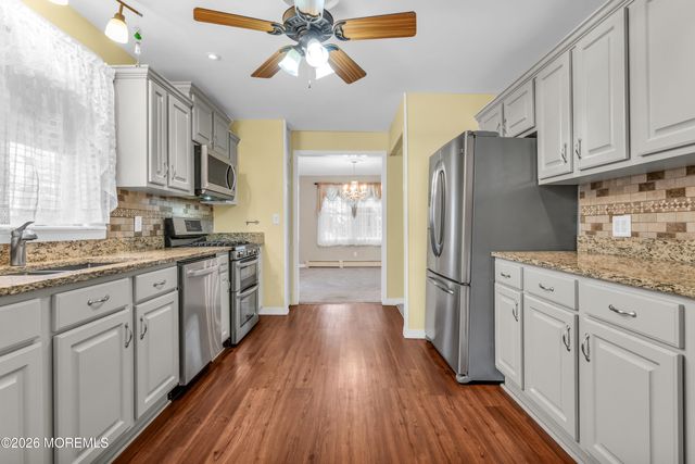 13 Grant Avenue, Toms River, NJ 08753