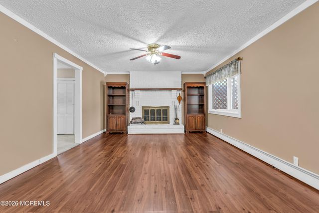 13 Grant Avenue, Toms River, NJ 08753