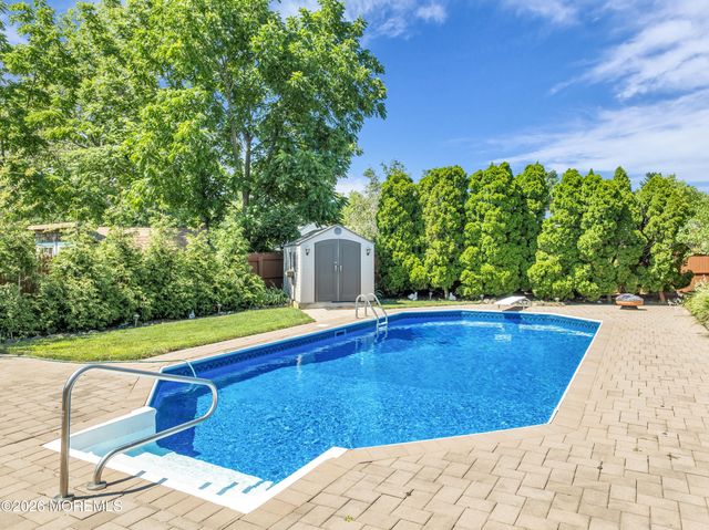 13 Grant Avenue, Toms River, NJ 08753