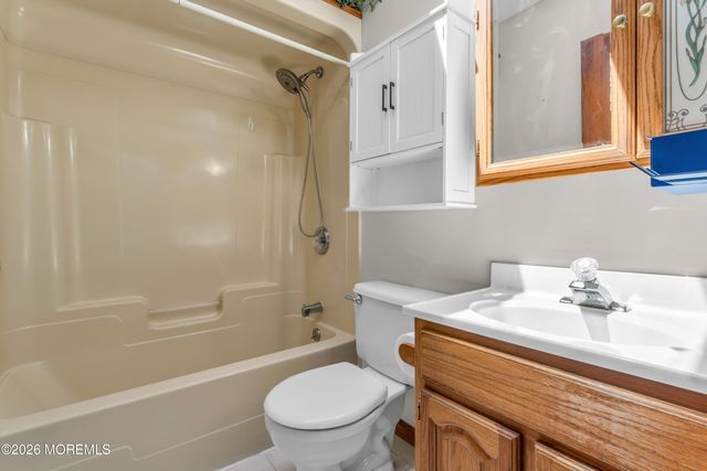 13 Grant Avenue, Toms River, NJ 08753