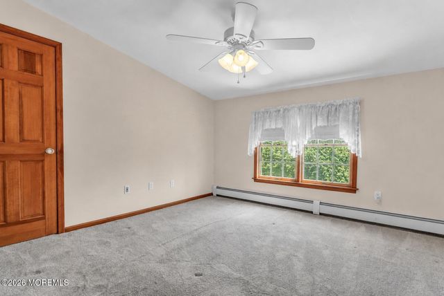 13 Grant Avenue, Toms River, NJ 08753