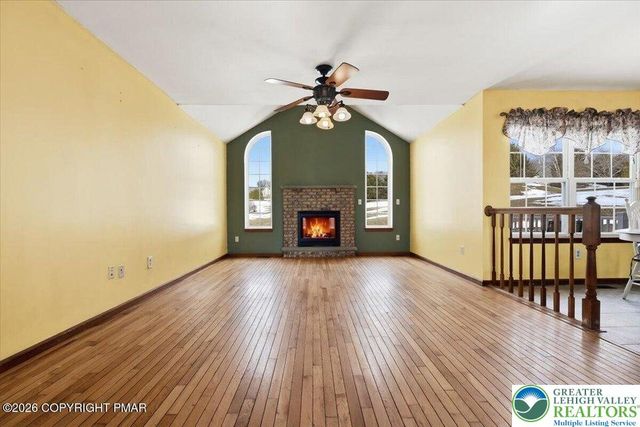 104 Corine Way, Ross Twp, PA 18353