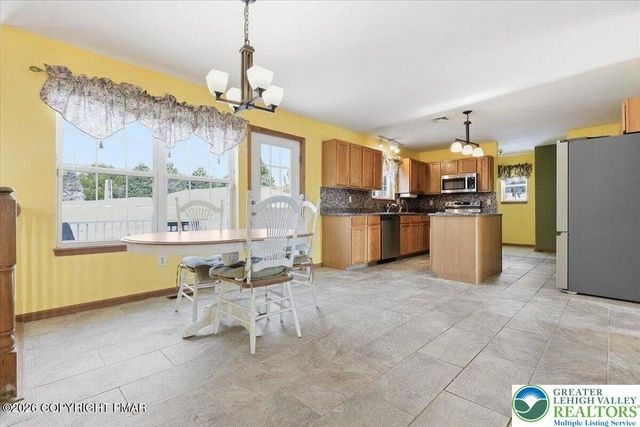 104 Corine Way, Ross Twp, PA 18353