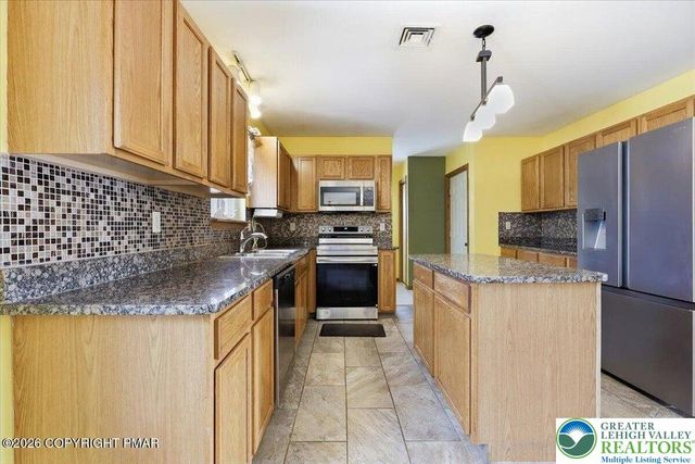 104 Corine Way, Ross Twp, PA 18353