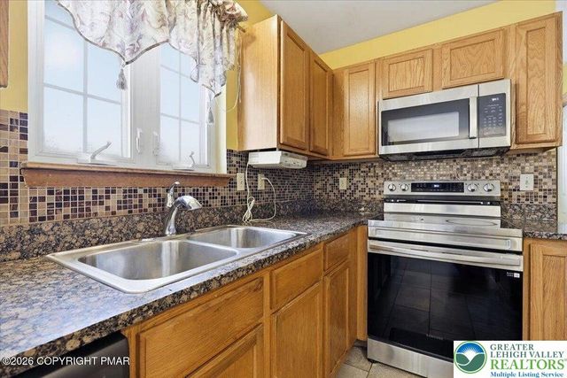 104 Corine Way, Ross Twp, PA 18353