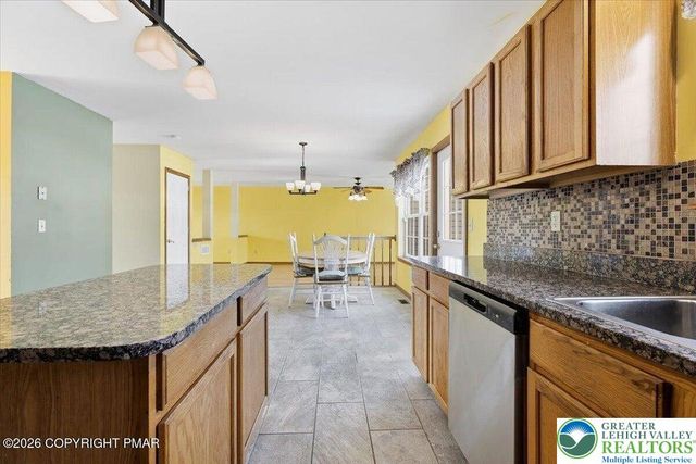104 Corine Way, Ross Twp, PA 18353