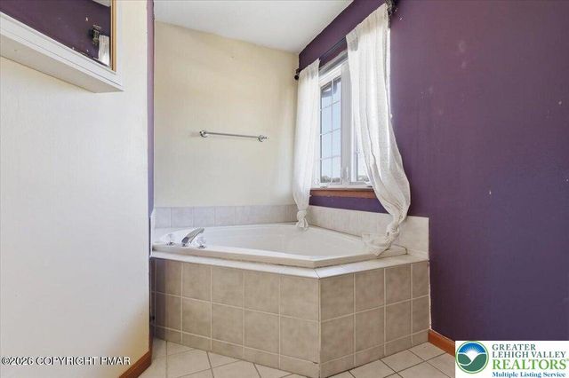 104 Corine Way, Ross Twp, PA 18353