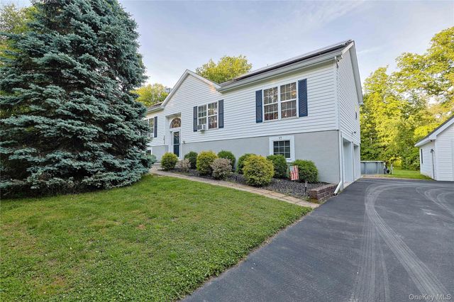 17 Cosmo Drive, Hopewell Junction, NY 12533