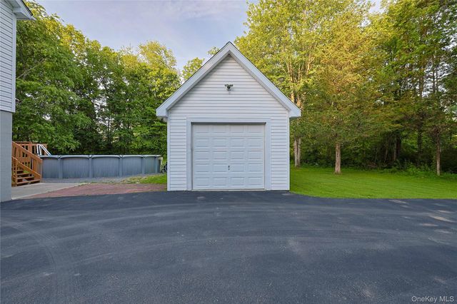 17 Cosmo Drive, Hopewell Junction, NY 12533
