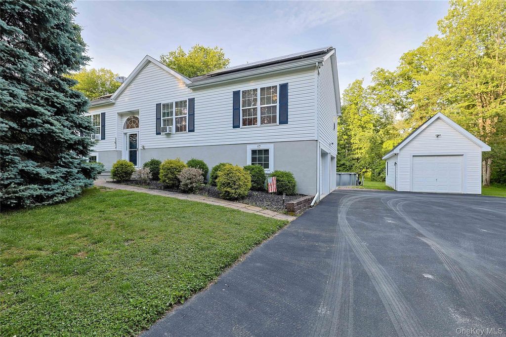 17 Cosmo Drive, Hopewell Junction, NY 12533