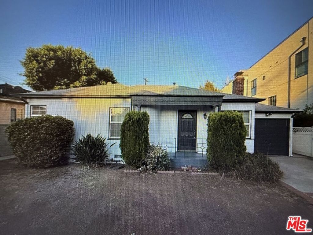 6348 Camellia Avenue, North Hollywood, CA 91606