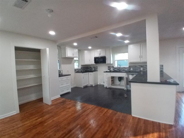 1019 E 32nd Street, Houston, TX 77022