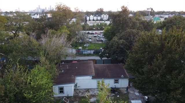 1019 E 32nd Street, Houston, TX 77022