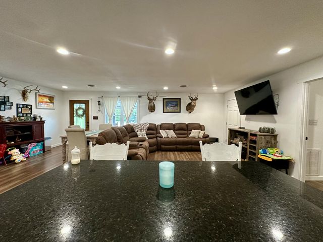 463 Redbird Drive, Marshfield, MO 65706