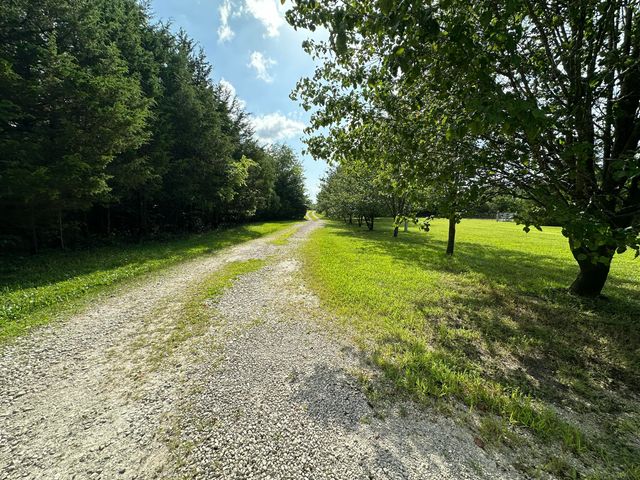 463 Redbird Drive, Marshfield, MO 65706