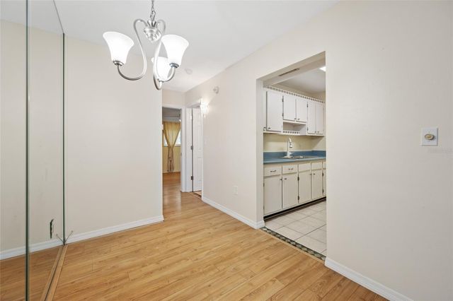 8075 112 STREET 104, Seminole, FL 33772