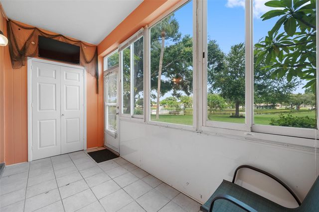 8075 112 STREET 104, Seminole, FL 33772