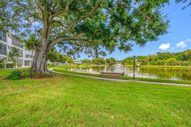 8075 112 STREET 104, Seminole, FL 33772