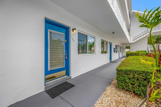 8075 112 STREET 104, Seminole, FL 33772