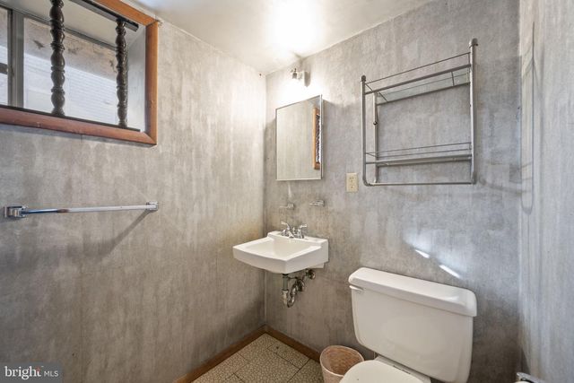 8604 IMPERIAL DR, Laurel, MD 20708