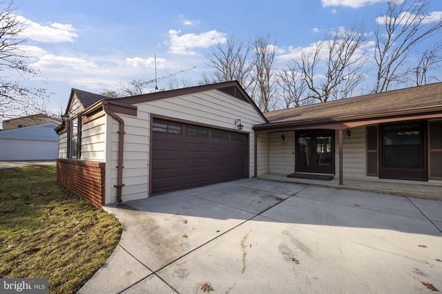 8604 IMPERIAL DR, Laurel, MD 20708