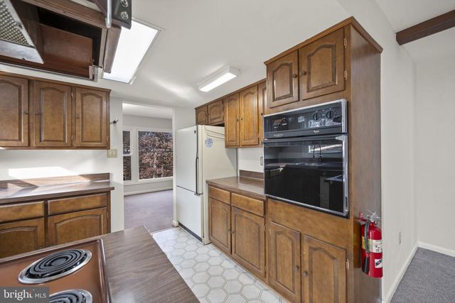 8604 IMPERIAL DR, Laurel, MD 20708