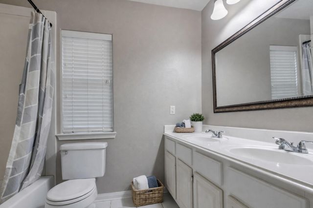 126 Crescent Bay Drive, League City, TX 77573