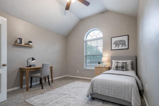 126 Crescent Bay Drive, League City, TX 77573