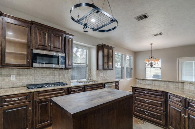 126 Crescent Bay Drive, League City, TX 77573